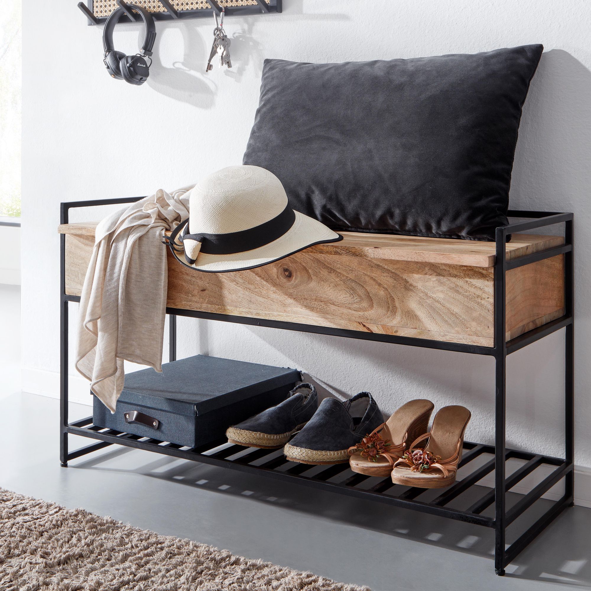 Banco de arrumação em madeira maciça de manga e metal | Castanho claro e preto | 90x52x38 cm Banco de arrumação em madeira maciça de manga e metal | Castanho claro e preto | 90x52x38 cm